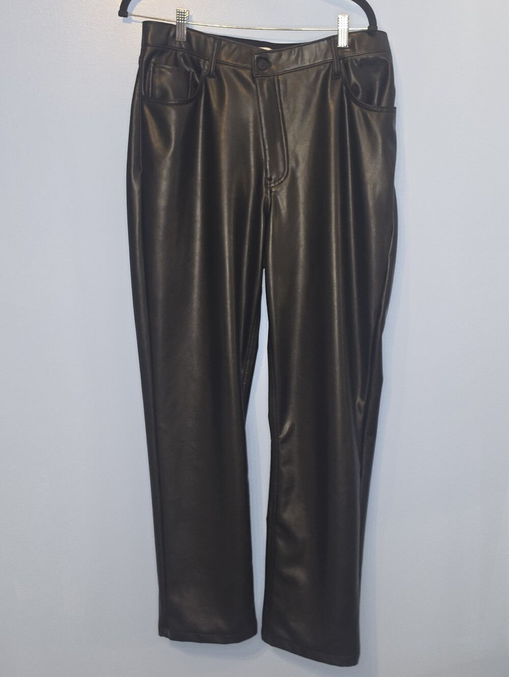 Abercrombie & Fitch • Vegan Leather Pants. 'The 90s Straight Ultra High Rise'.